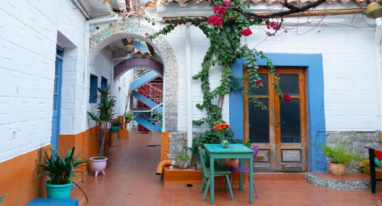 Hostal Zeballos Tarija Exterior photo