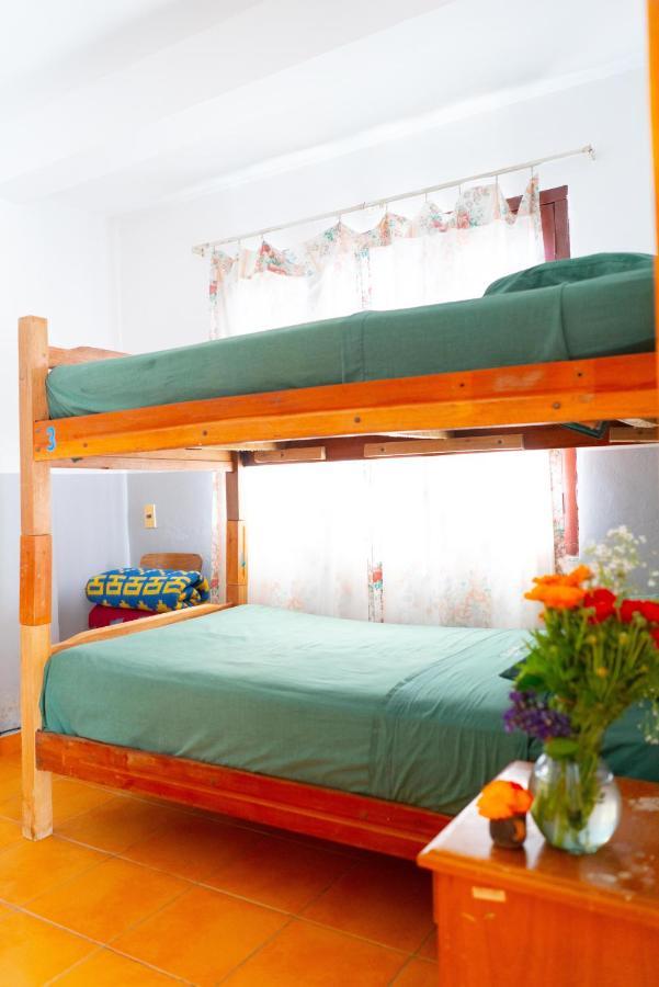 Hostal Zeballos Tarija Exterior photo