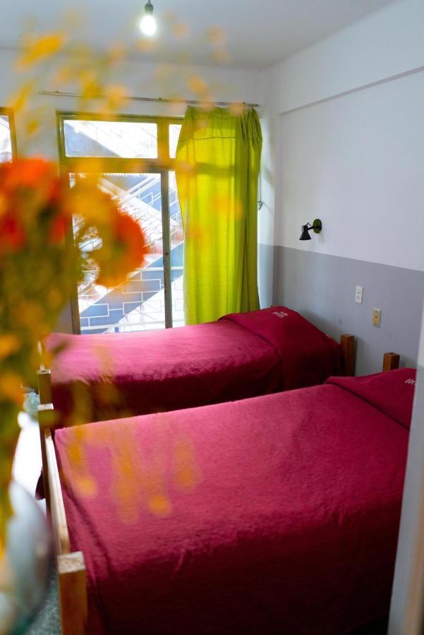Hostal Zeballos Tarija Exterior photo